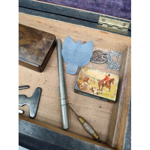 35a - 1900s storage box with contents .