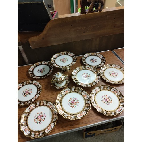 55 - Large victorian wedgewood tazza set with matching plates etc .