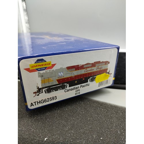 130a - Canadian Pacific Gp9 8518 loco boxed .