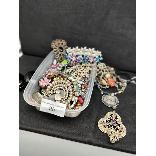 2b - Box of costume jewellery.