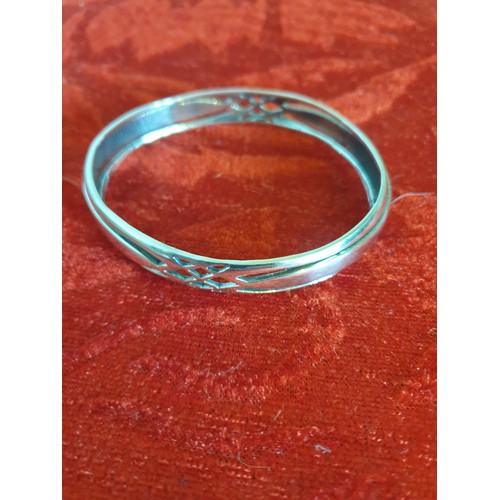 14 - Silver Top Quality Heavy Ladies Bangle With Celtic Design