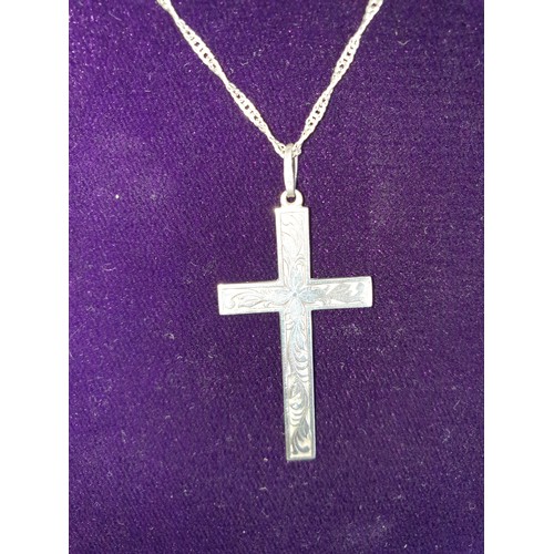 43 - Superb Silver Chain And Large Silver Cross.