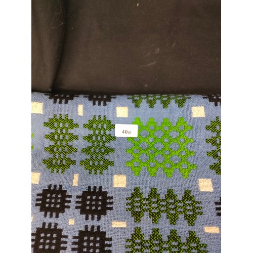40A - Quality Celtic large bed throw in beautiful example. Been dry cleaned.