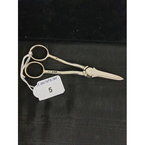 5 - Rare Pair Of Silver Hallmarked Grape Scissors Very Heavy And Good Quality Weight 71 g