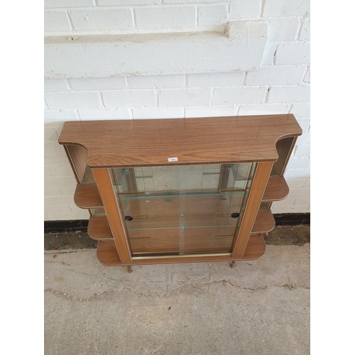 154 - 1970s 60s Retro Display Cabinet With 2 Sliding Doors And Glass Shelves On Turned Legs