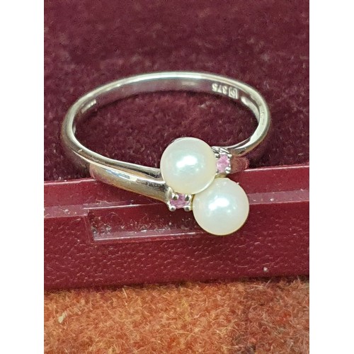 15 - 9ct White Gold Beautiful 2 Pearls And 2 Small Rubys Ring