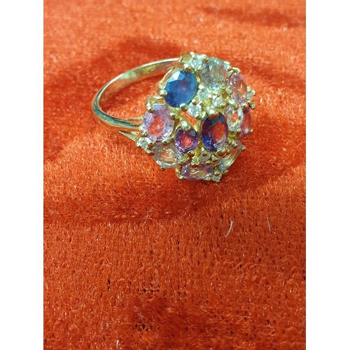 35 - Stunning 9ct Gold Large Multi Stone Cluster Ring Size R 5.5g