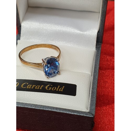 39 - 9ct Gold Blue Stone Ring Size p/q