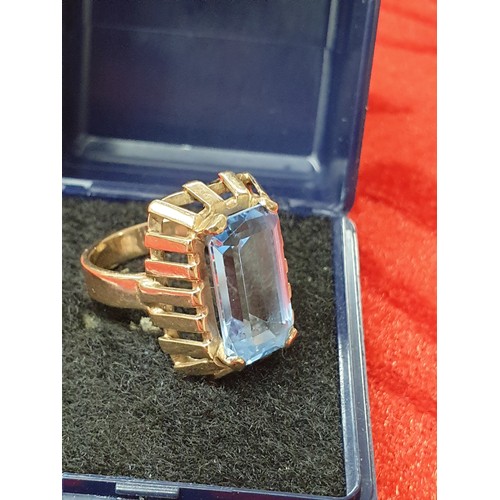 40 - Beautiful Gold Large Blue Stone Ring Marked 333 German 8ct Gold 7g