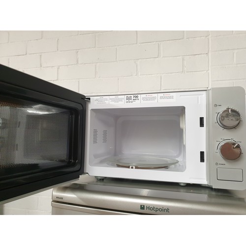 200 - Russel Hobbs Microwave