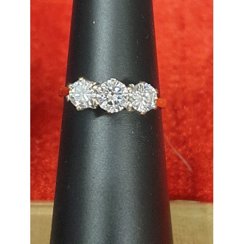 7 - Stunning 18ct Gold 3 Large Diamond Ring Centre Diamond 5mm Two Outer Diamonds 4.5 mm