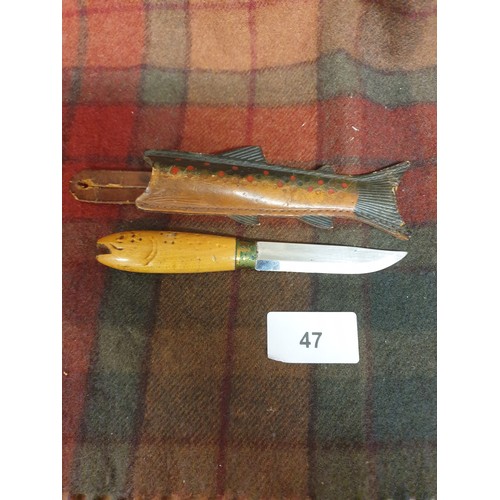 47 - Beautiful Little Collectable Norwegian Fish Arts And Crafts Knife With Sheath Painted As Salmon