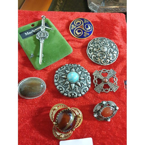 15 - Good Selection Of Celtic Scottish Jewellery