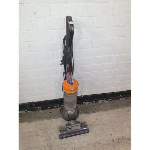 421 - Dyson DC40 Ball Hoover