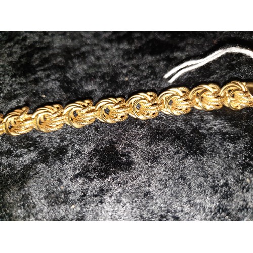 1 - Beautiful 9ct Gold Bracelet 9.68 g measures 20cms