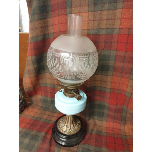 234 - Beautiful Victorian Oil Lamp With Blue Glass Reserve Brass Fittings With Etched Glass Shade