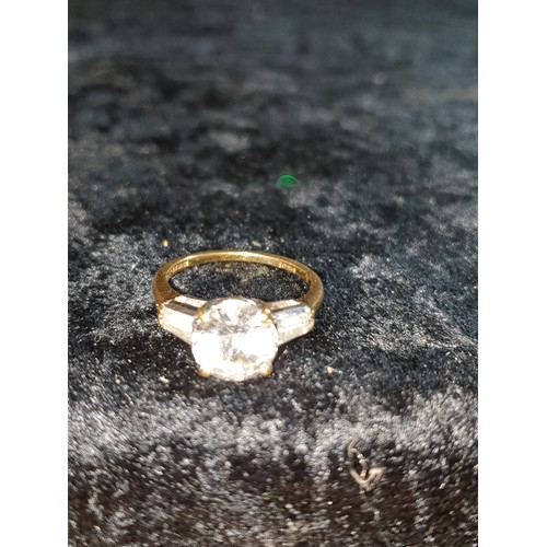 12 - 18ct Gold Art Deco Stunning Ring