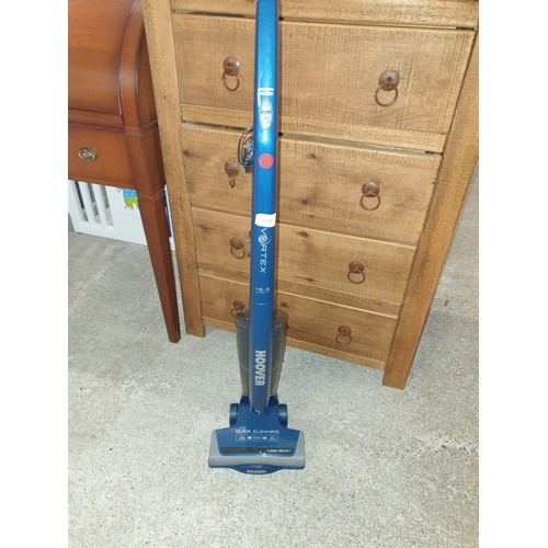 316 - Hoover Vortex 19.2 Volt Lightweight Hoover And Stand With Charger