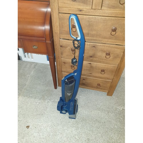 316 - Hoover Vortex 19.2 Volt Lightweight Hoover And Stand With Charger