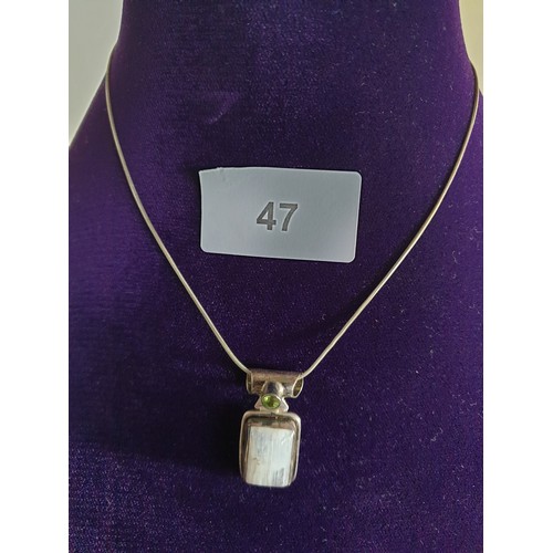 47 - Beautiful Silver Chain And Moodstone Type Silver Pendant