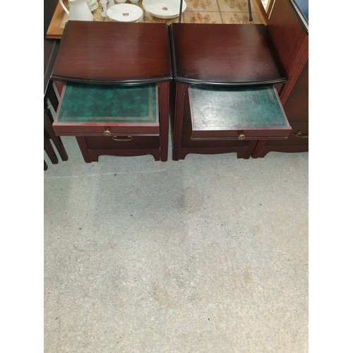 310 - Pair Bedside Cabinets And Matching Dressing Table