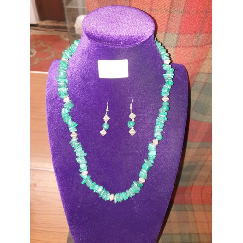 21 - Beautiful Malachite And White Metal Necklace And Drop Ear Ring Set