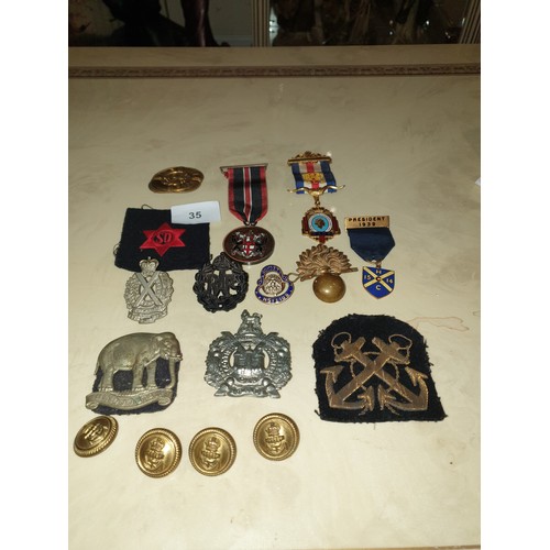 35 - Selection Of Vintage Military  badges Medals Buttons Ect