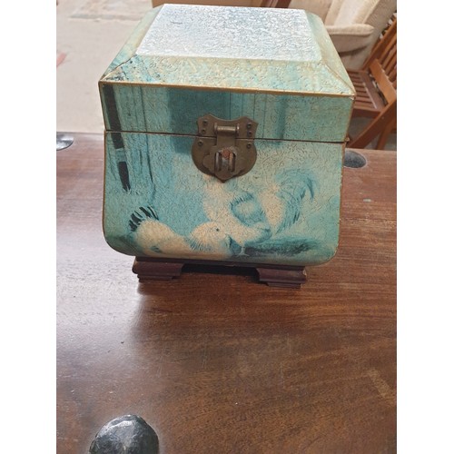 174 - Ladies Vintage Style Treasure Chest