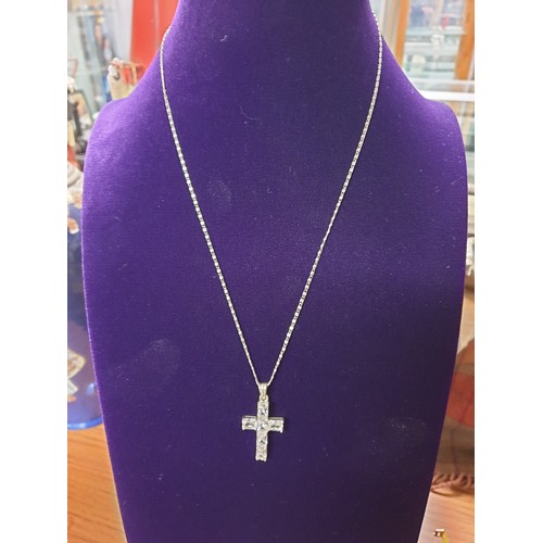 35 - Silver Unusual Link Good Quality Necklace With Crystal And Silver Cross