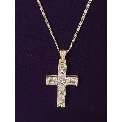 35 - Silver Unusual Link Good Quality Necklace With Crystal And Silver Cross