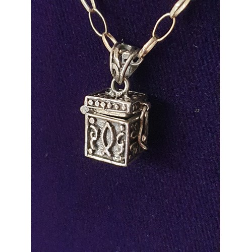 46 - Good Quality Silver Belcher Chain With Secter Pandoras Box Pill Holder