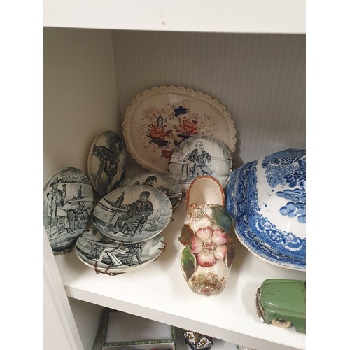 200 - Shelf Of Collectables To Include Scottish Pottery Shoe