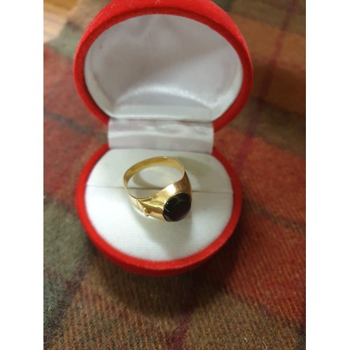 4 - 18ct Gold Signet Ring 4.82 g Size P