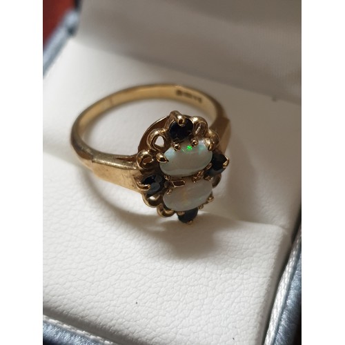 18 - 9ct Gold Opal And Sapphire Ring 3.2 g Size M