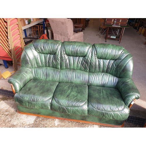 140A - 2 Piece Green Leather Suite 3 Seater And 2 Seater Couch