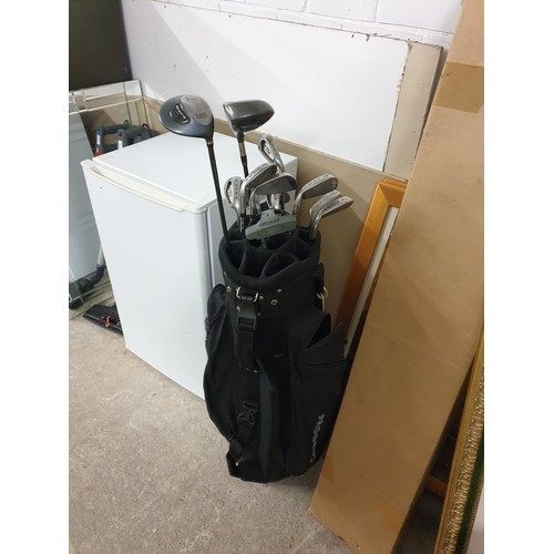 345 - Set Of Golf Clubs In Golfing Bag