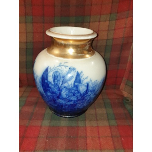 91 - Large Victorian Flow Blue Vase Possibly Doulton Unmarked Stands 27cms Tall