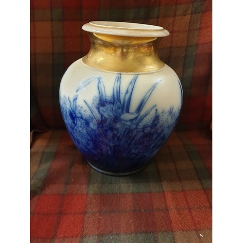 91 - Large Victorian Flow Blue Vase Possibly Doulton Unmarked Stands 27cms Tall