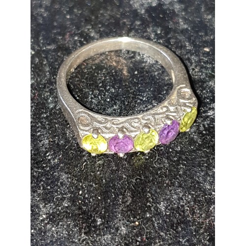 35 - Top Quality White Metal Ring Amethyst And Peridot Stones