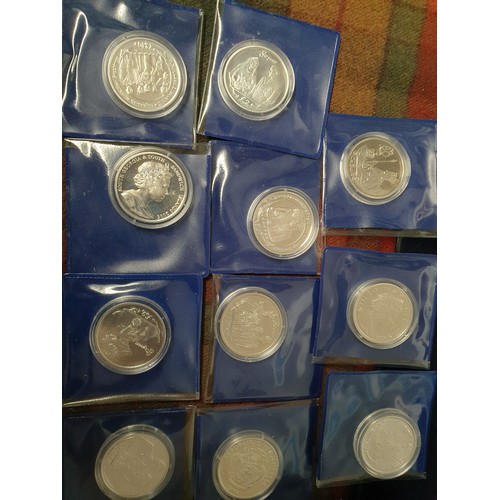 21 - 11 Mint And Sealed Silver Coins 925 Each Weighting 28.28g With Display Case And Folder All With Cert... 