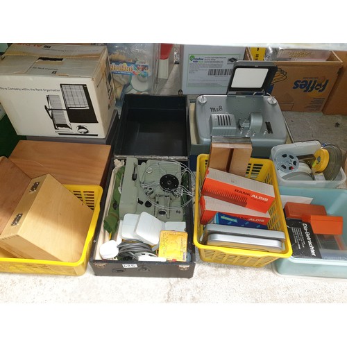 425 - Large Selection Of Slide Projectors, Projectors Boxed Slides etc