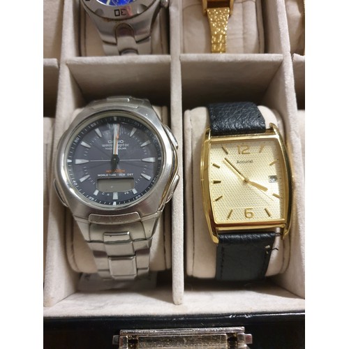 32H - Wrist Watch Display Case With 2 Ladies Wrist Watches And 3 Gents Wrist Watches