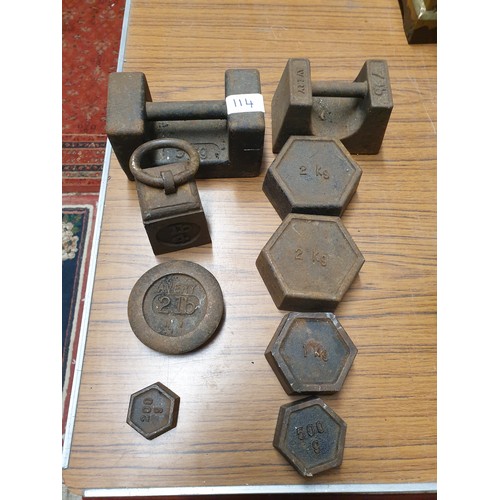 114 - Selection Of Cast Iron Weights