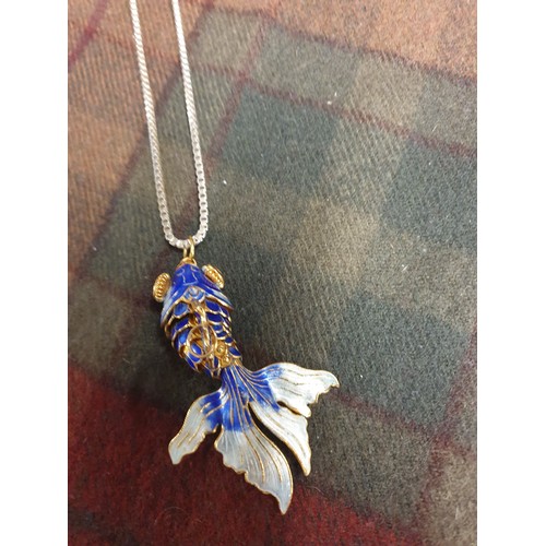 36 - Silver Chain With Beautiful Cloisonne Enamel Moving Fish Pendant