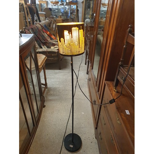 352 - Lovely Little New York Skyline Standard Lamp Working