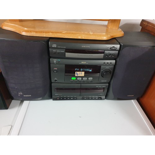 411 - Samsung HiFi With CD Player, Radio,Double Tape Deck Etc With Speakers