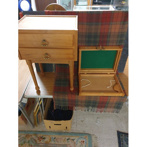 116 - A Beautiful Little Ladies Sewing Chest With Lift Off Top Sewing Box