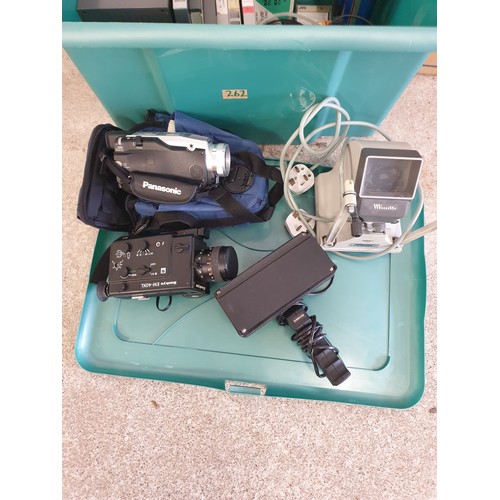 262 - A Sankyo Cine Super 8 Camera With Lots Accessories And Selection Of Camcorders Etc With Screen