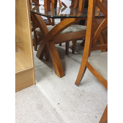 244 - A Top Quality Dining Table With Bevelled Glass Top And 4 Quality Chairs With 2 Carvers