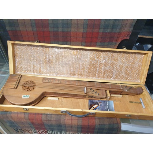 100H - Dulcimer Musical Instrument In Fitted Case And Tuning Tool